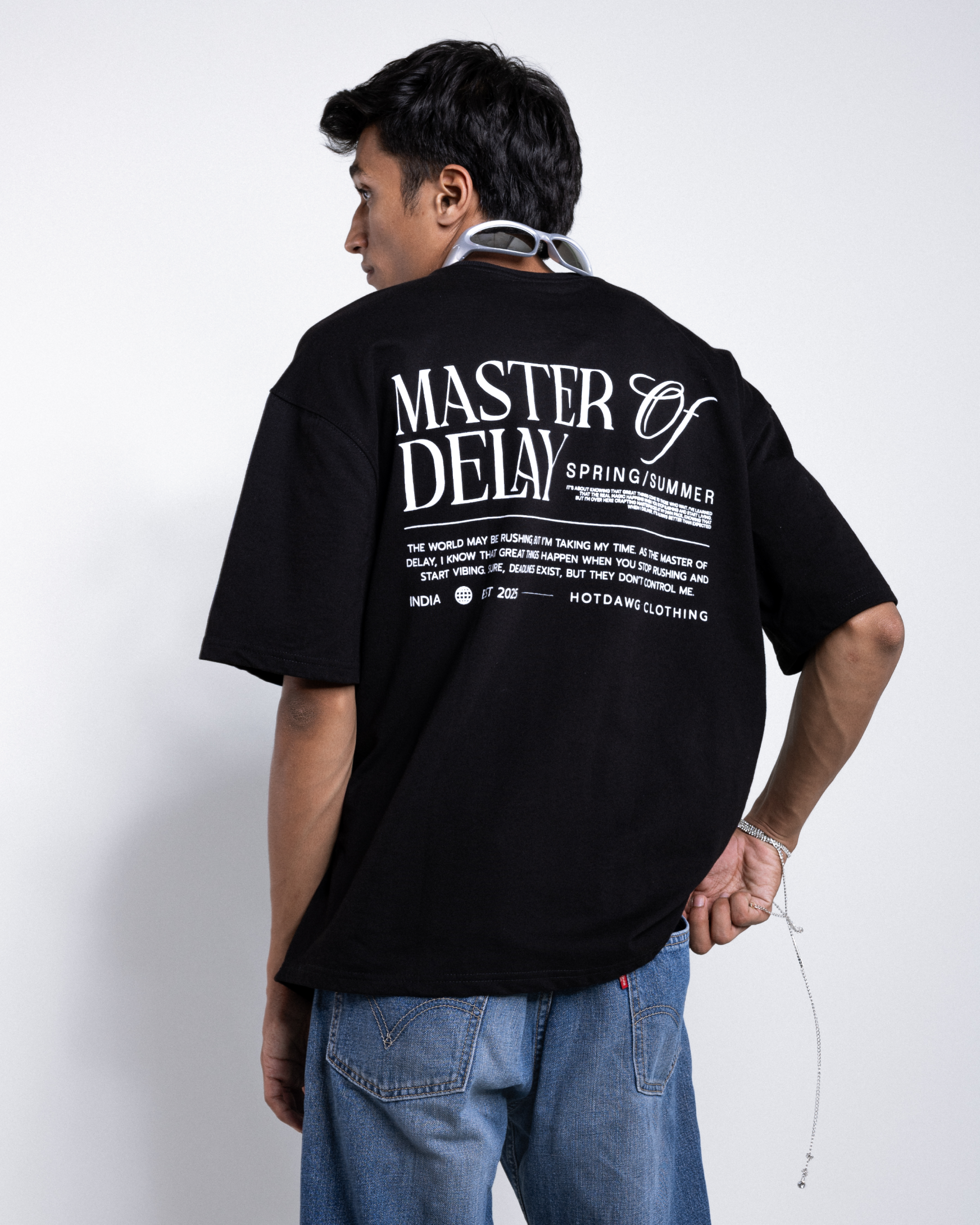 MASTER OF DELAY LOOSE FIT PRINTED TSHIRT - BLACK