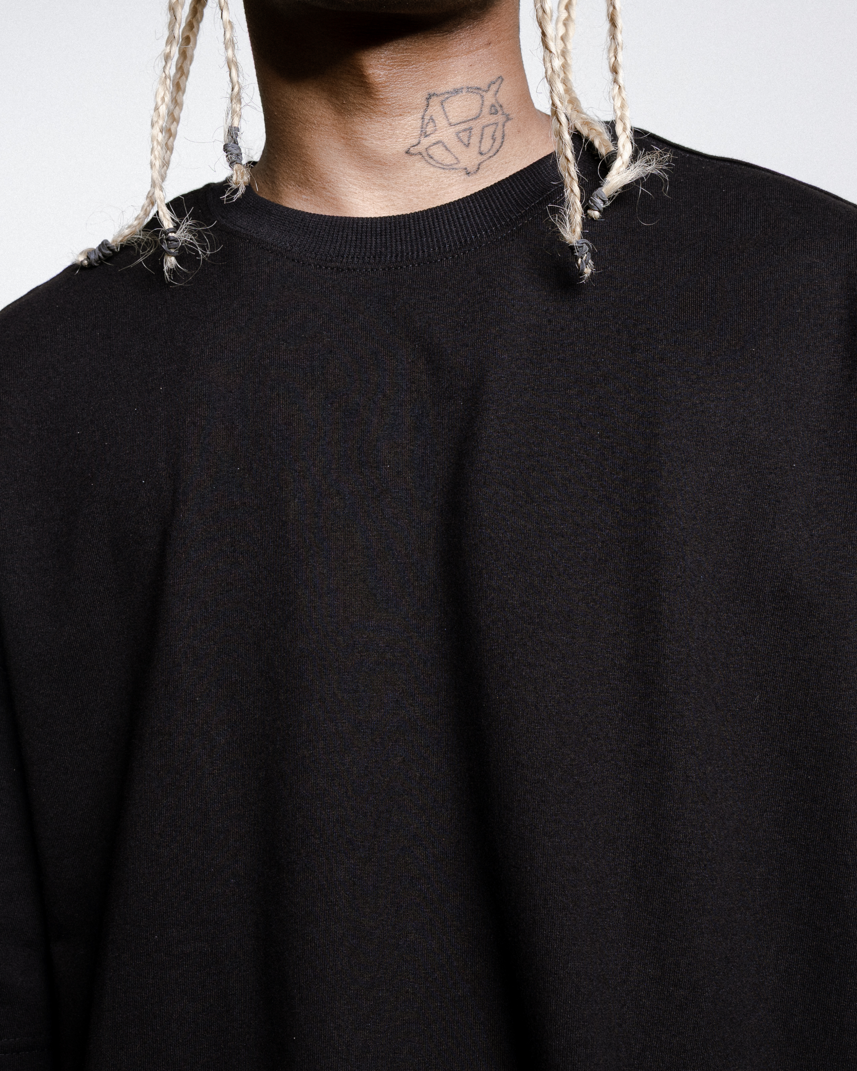 LOOSE FIT SOLID TSHIRT - BLACK